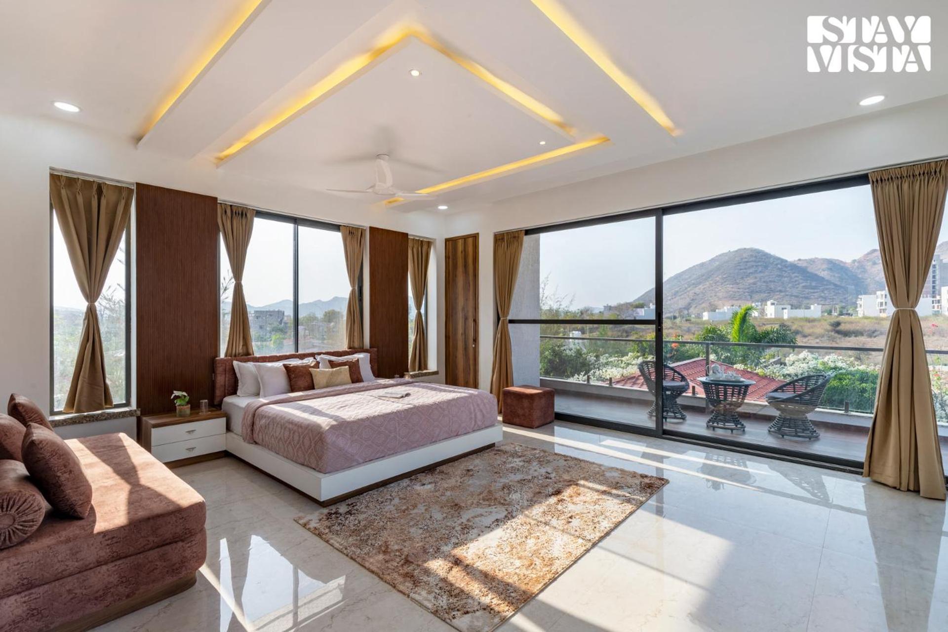 Stayvista'S Bella Dream - Mountain-View With Outdoor Pool, Lawn Featuring A Gazebo & Indoor Games Udajpur Zewnętrze zdjęcie