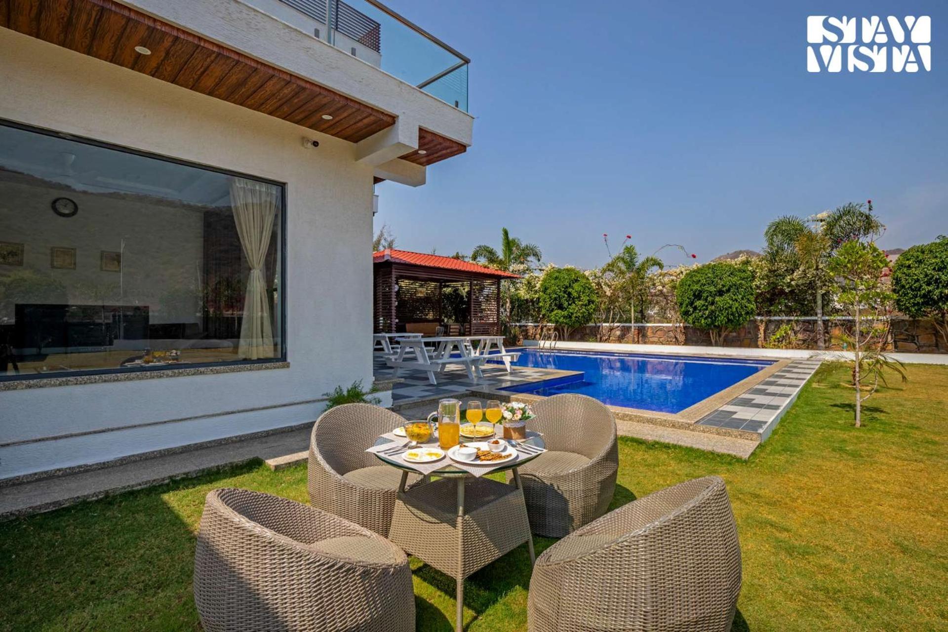 Stayvista'S Bella Dream - Mountain-View With Outdoor Pool, Lawn Featuring A Gazebo & Indoor Games Udajpur Zewnętrze zdjęcie